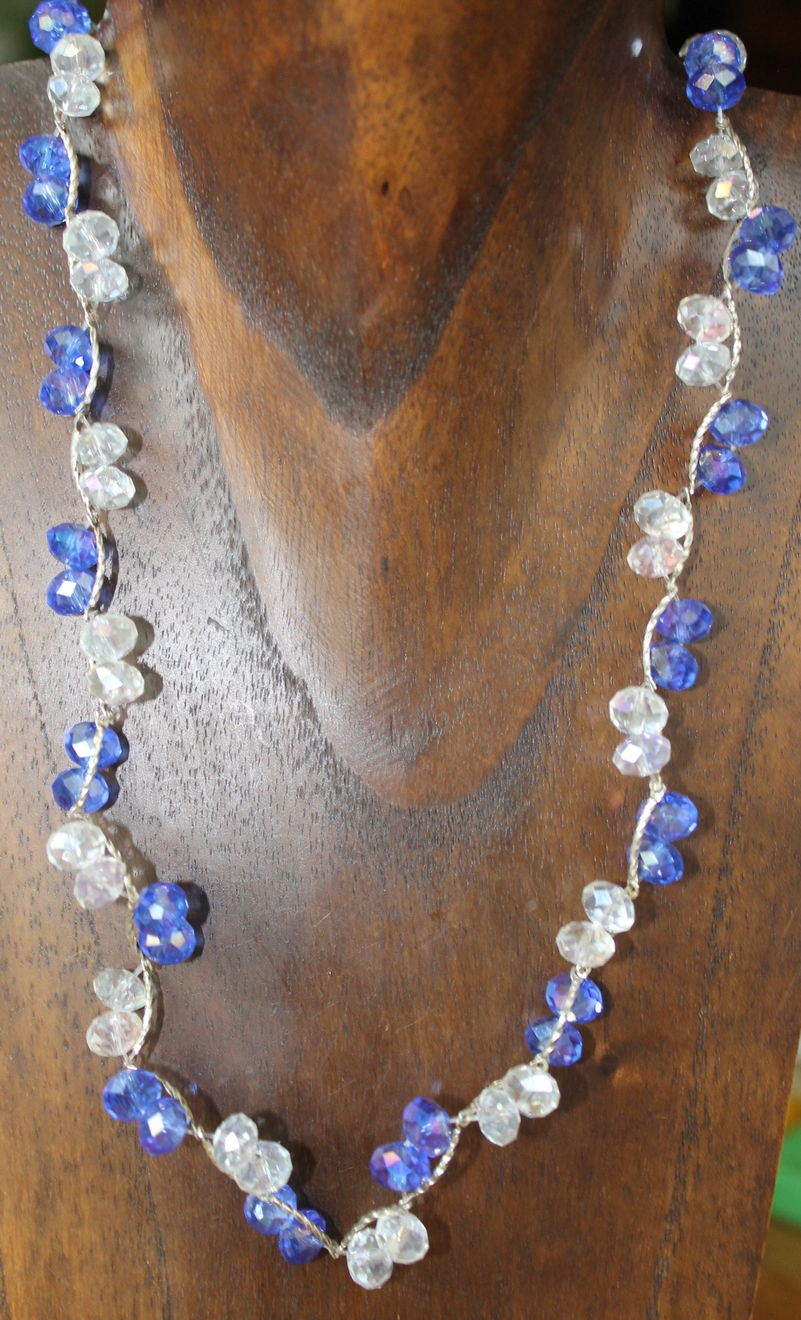 Collar de bisutería de cristal azul blanco – Brazaletes y Sortijas